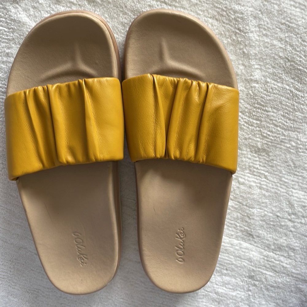 sandals - Picture 2 of 6